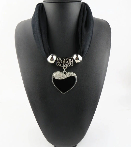 Women's Fashion Simple Heart-Shaped Pendant Scarf